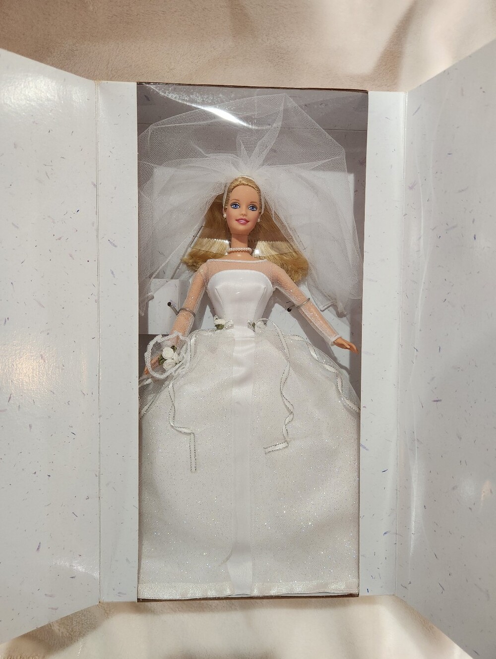 Barbie Blushing Bride Doll Mattel 1999, NIB